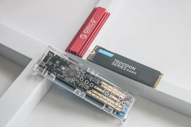 ORICO迅龙固态硬盘和M2硬盘盒体验，拆装自由存储速度也很快