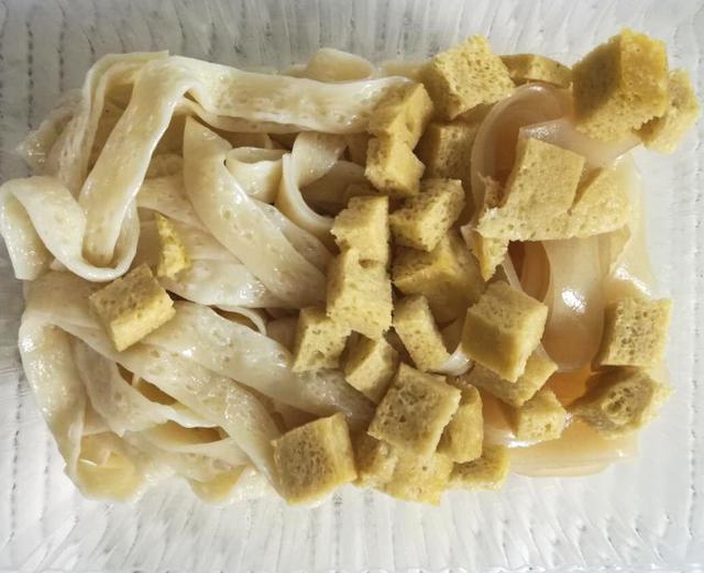 怎样制作牛筋面才好吃（通渭特色美食牛筋面）(2)