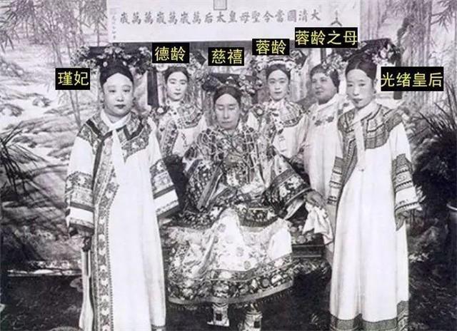 皇帝妃子本应国色天香，为何清朝不是这样，清朝妃子一个比一个丑