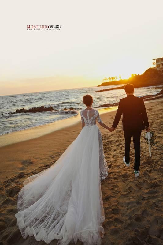 婚纱照图片海边(发一组国外的海边婚纱照)(图18)