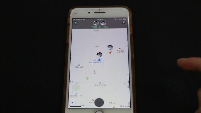 [云端小叮当秒群里群发]，微信界面左上角两点怎么取消