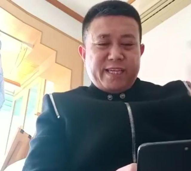 武林乐事!10秒被KO的太极大师挑战53岁神跤,邓勇爽快应战