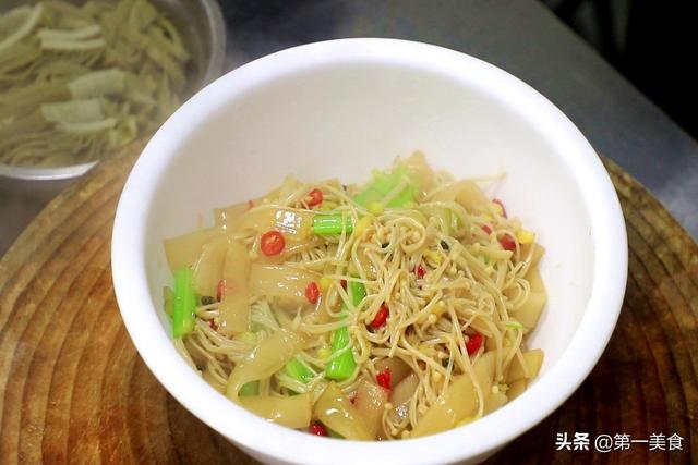 毛肚只能涮著吃？大廚教你做地道過江毛肚，麻辣脆爽，10秒出鍋 健身 第6张
