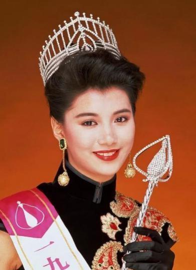 从神仙颜值，到曾志伟感慨"惨不忍睹"，是谁"毁灭"了香港小姐？