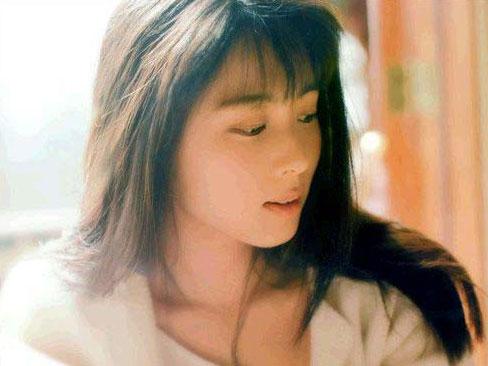 50岁女歌手未生子（50岁女歌手未生子被抛弃）(4)