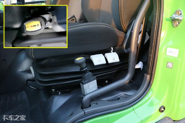 拉砂石料自卸车