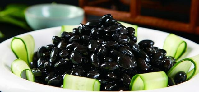 肾不好别急，不妨常吃这6种食物，或可有助肾脏健康