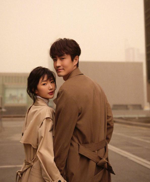 毛晓彤杨玏合体情侣大片超甜蜜,网友:恋爱的感觉,太般配了 — 恋爱的