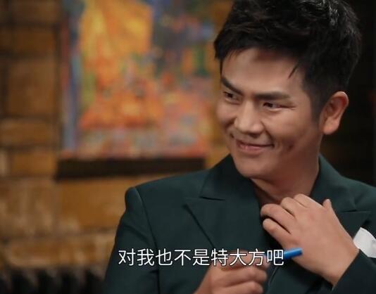 张佳宁的舅舅:张佳宁追问舅舅送自己的衣服可是打折的 张晓龙：很便宜还打啥折