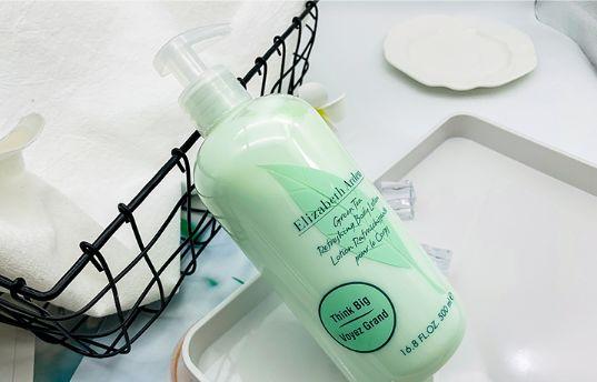 手背皮肤就长鸡皮一样