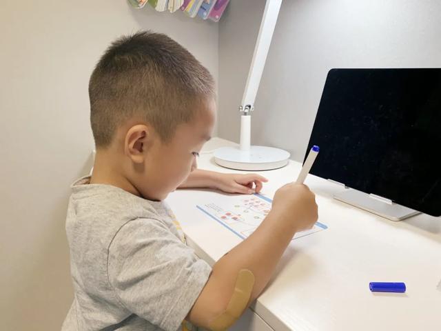 干货！幼儿园的娃要学写字吗？几岁握笔合适？园长的建议来了