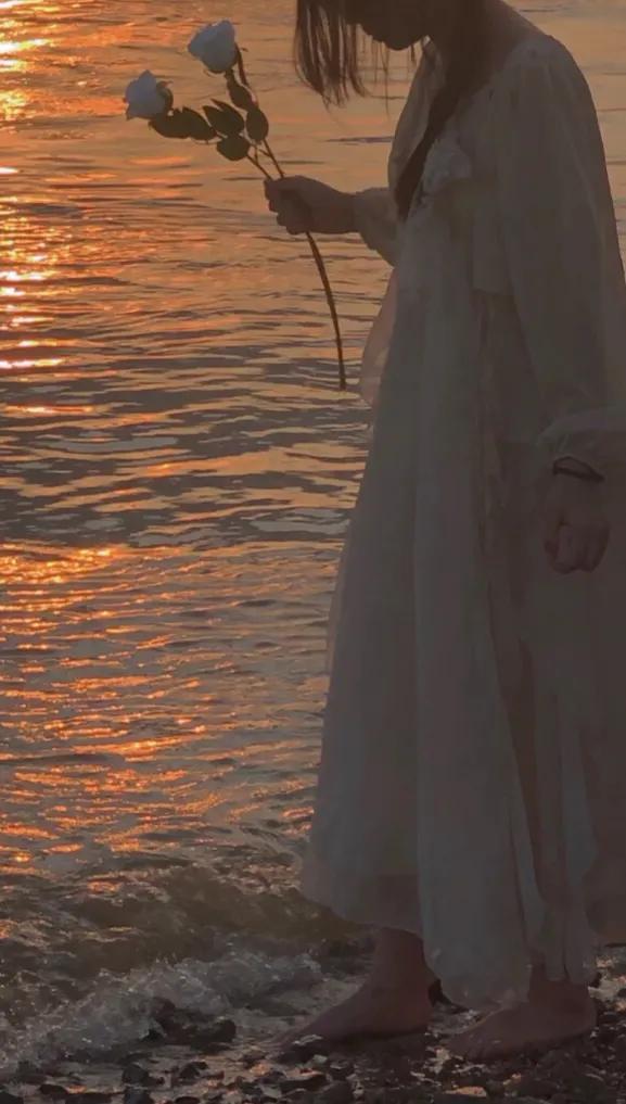 ins壁纸女生(ins壁纸女生冷淡风)