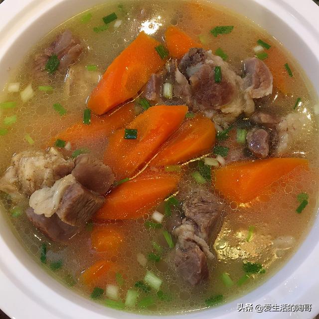 霜降到，吃3菜，饮2水，食1肉，做1事，顺应时节，安稳进入寒冬季