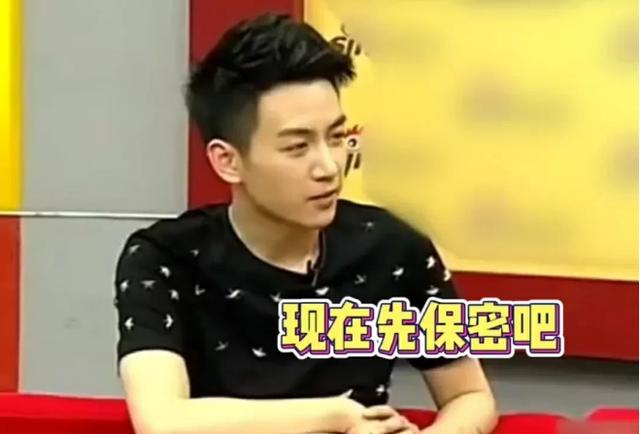 陈晓赵丽颖访谈节目:陈晓赵丽颖昔日采访视频曝光，男方曾点头默认恋爱，直言先保密