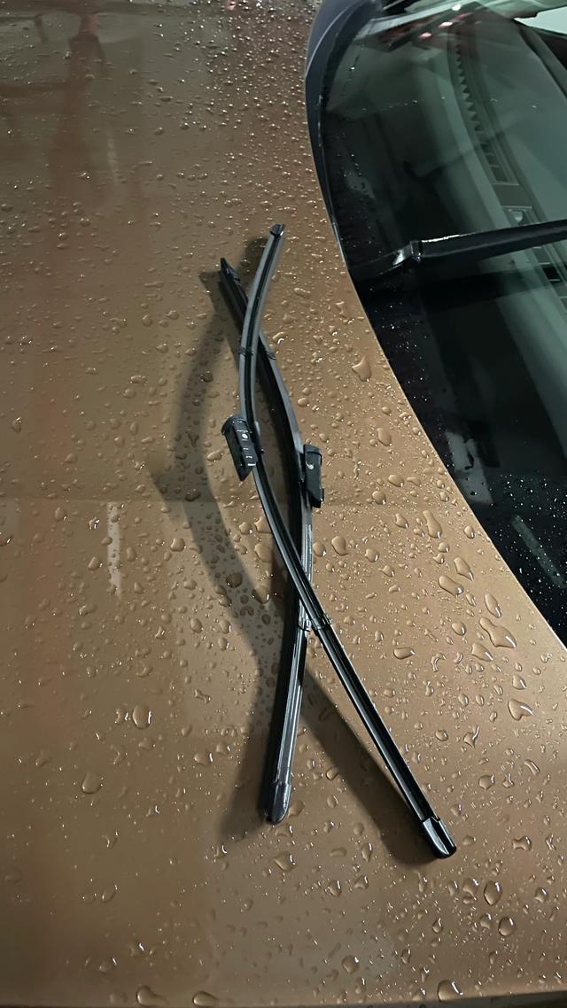 雨刮器怎么拆卸图解视频(雨刮器的拆卸方法与视频)