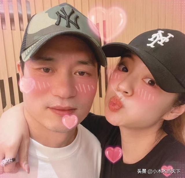 澳门偶遇安以轩一家，夫妻相爱低调，女儿五官精致像妈妈