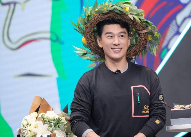 从商务人士到"喜剧人",王耀庆形象太百变