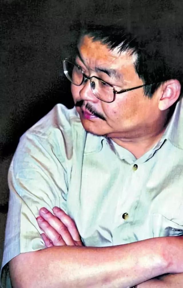 靠“坐庄”盈利百亿的金融枭雄，唐万新是怎么从400元翻身的？