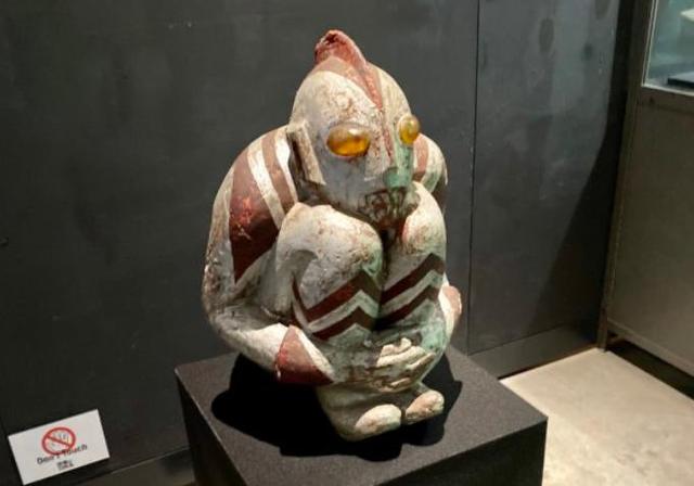 考古队发现迪迦石像,日本发现迪迦奥特曼