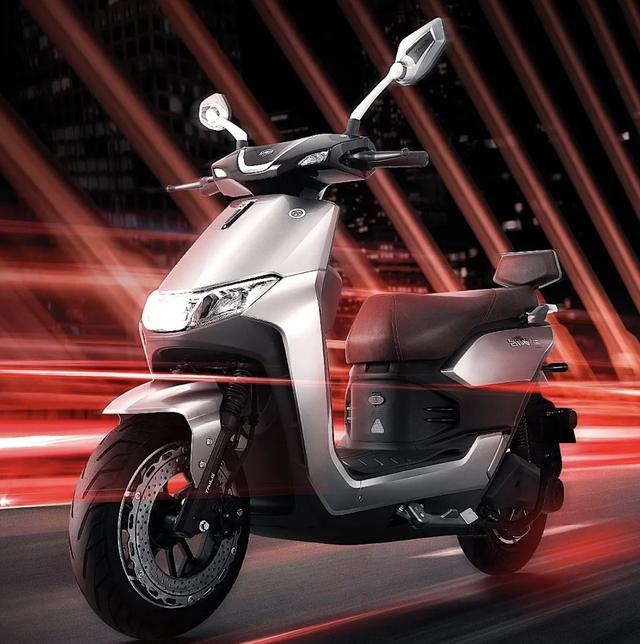 这2款大功率电摩，续航可达200公里，完美解决外卖小哥里程焦虑