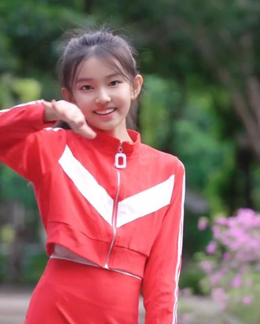 「重磅」宋小睿为什么那么多人黑她(宋小睿不站c位就哭)