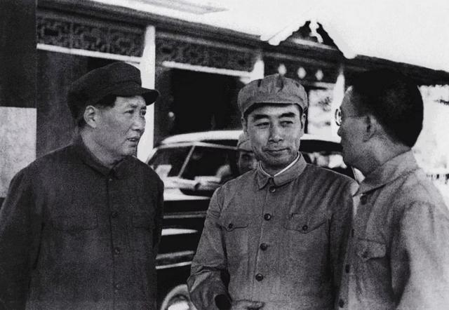 1950年，张治中按周总理指示，暗中相见蒋经国，为何？