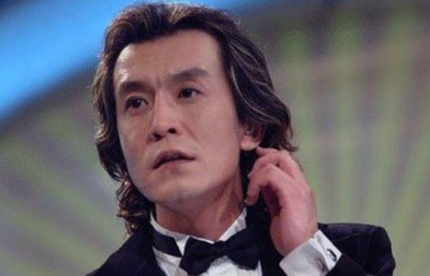 李咏得了什么病(李咏医院化疗期间照片)-腾谋号