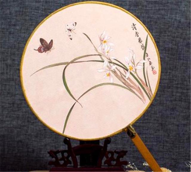 跳舞用的团扇（跳舞用的团扇）