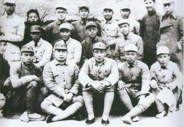 1942年，彭德怀的警卫员举枪自尽，杨奇清发现蹊跷，牵出一桩大案