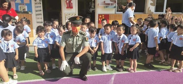 国庆节前，爱国主义教育进校园(幼儿园)