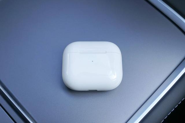 苹果AirPods  3真机开箱，来看