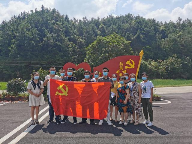 岳阳县公田镇：防疫战场上那一抹“红”