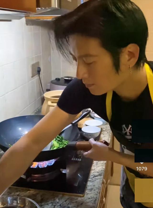 杨洋模仿者(杨洋模仿者涛叔)-天晟网