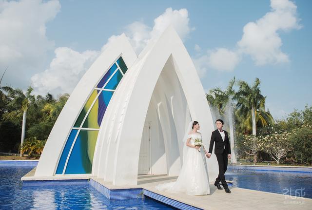 教堂婚礼 酒店怎么安排(旅行结婚最受新人喜爱第1名，教堂婚礼！（附三亚教堂挑选指南）)(图11)