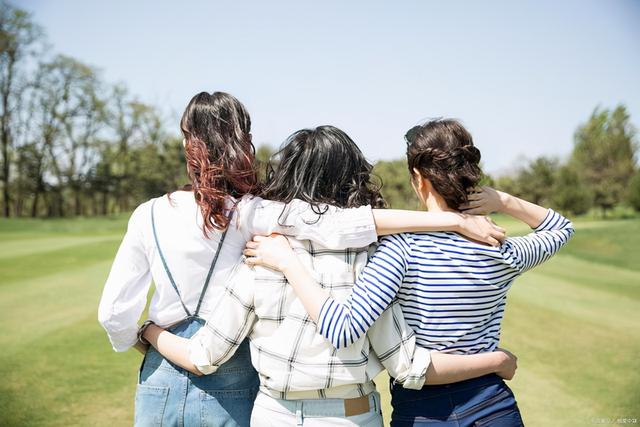 适合亲姐妹发的句子(适合亲姐妹之间的句子)