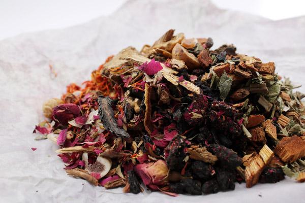 既怕冷又上火，“上热下寒”体质的人，该如何调理？本文给您建议