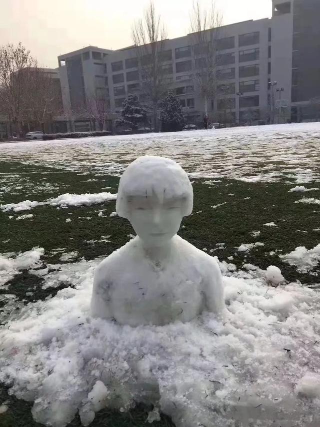 沙雕搞笑雪人图片大全，爆笑雪人GIF动态图集锦