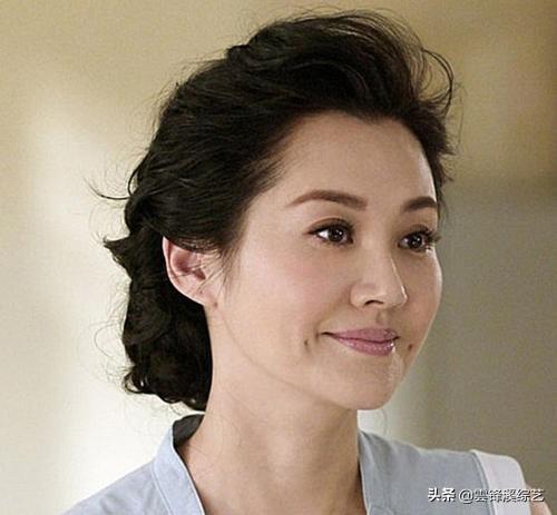 许晴为什么被冯小刚喜欢（51岁许晴与知名导演冯小刚的关系被扒出）(2)