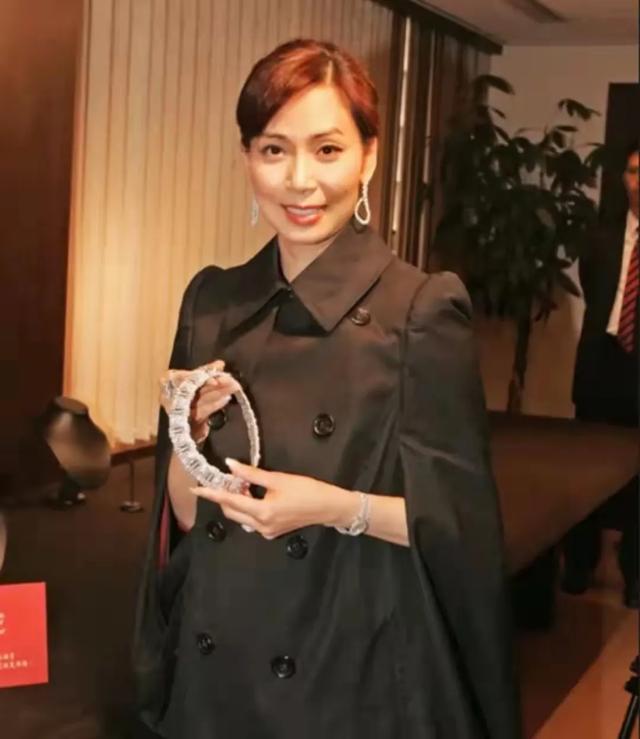 八位婚后转战商界的女明星：黎姿公司上市，张庭身价高达三百亿