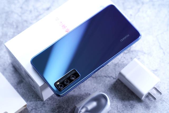 迎战iPhone，华为5000mAh新机开卖，售价创下低记录