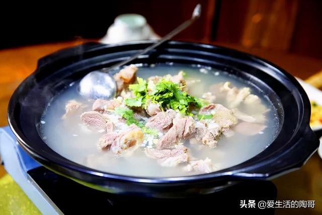 冬季养生，吃三样，喝三样，做三样，御风寒补身体，健康一整冬