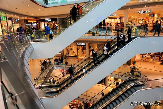 辽宁投资30亿的商场，可容纳顾客300万人，却因选址失误沦为笑柄