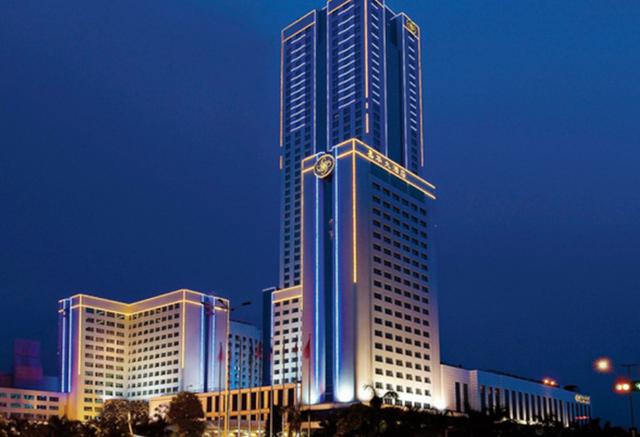 东莞首富王金城：初中辍学卖菜起家，身家300亿，50岁却患癌早逝