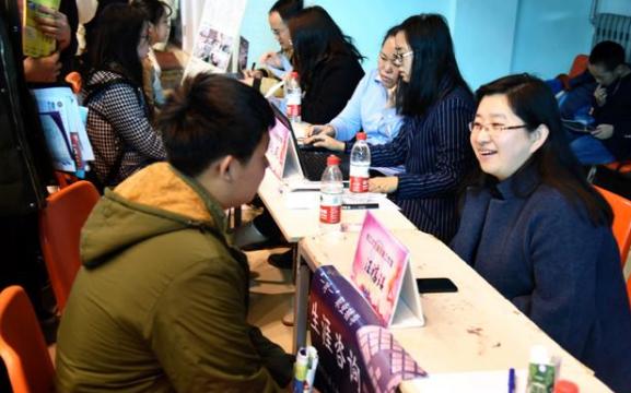 华为校招大学名单有三所双非学校 内部人士：阿里也不会卡他们学历