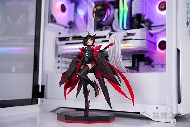 高顏值雪武戰姬純白主題，i7 11700K配RTX3070水冷主機方案
