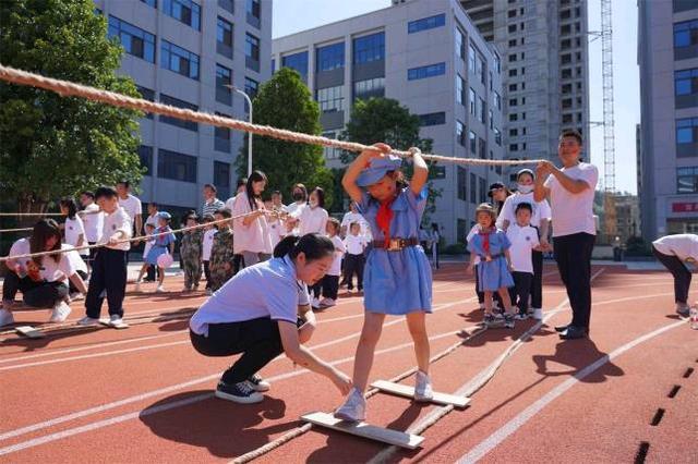 童心向党爱祖国 快乐运动促健康—汉江实验学校幼儿园亲子运动会