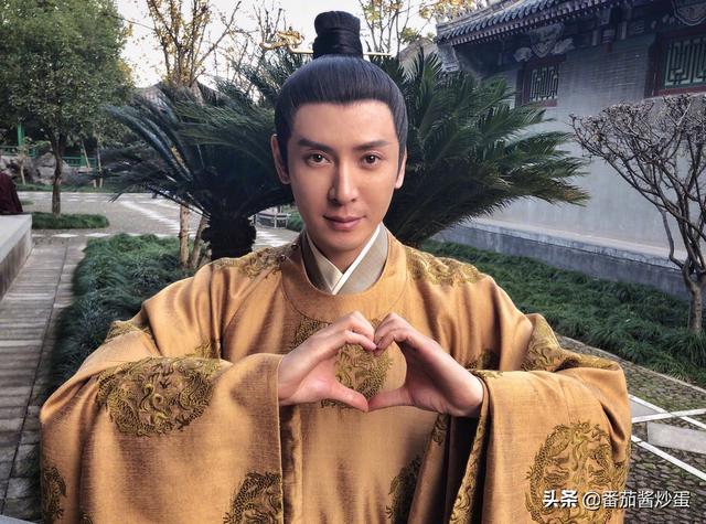 欢瑞演员傅方俊出演男三号,凭借《琉璃》无支祁一角崭露头角,他在欢瑞