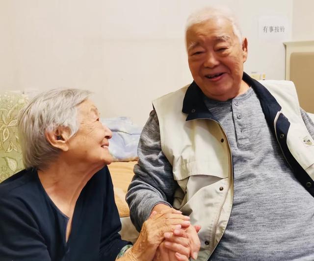 田华简介:无绯闻，不滥情，人人清白干净，这7位老艺术家，才是演艺圈清流