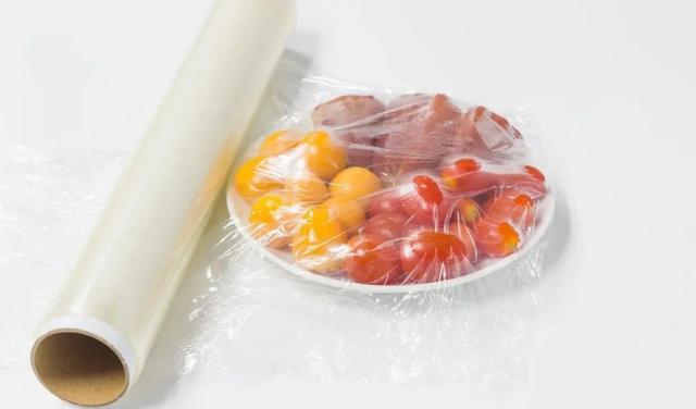 食物要凉透了才能放冰箱，这种说法是真的吗？