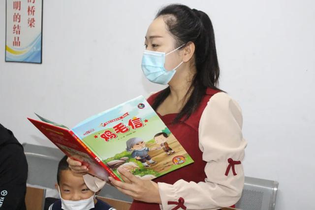 闻喜县文化和旅游局举办“红色经典·亲子阅读”活动